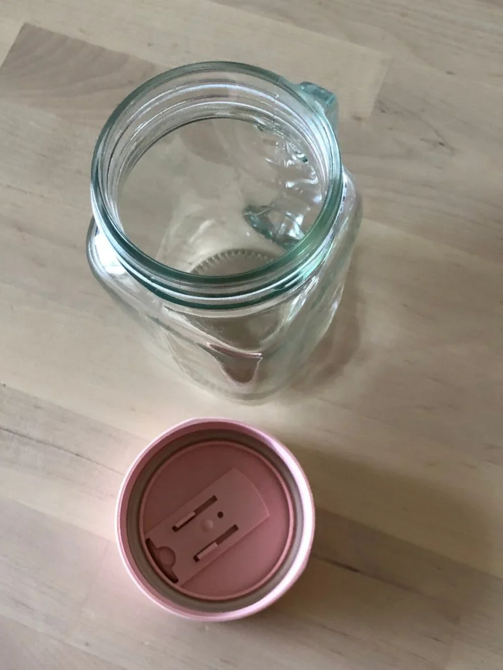 Glass Thumbler Jar with Handle for Smoozies, Coffee ect. - Pink Slider Lid